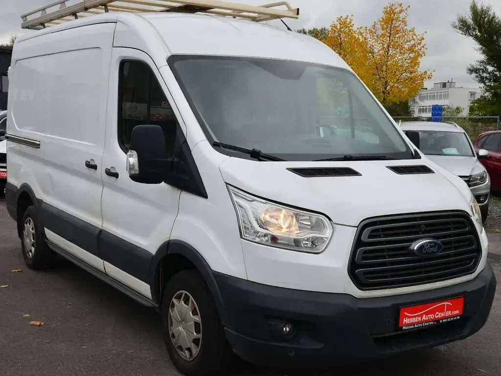 Gebraucht Ford Transit Trend 131 PS (96 kW) 2018 Frostweiß Van / Kleinbus