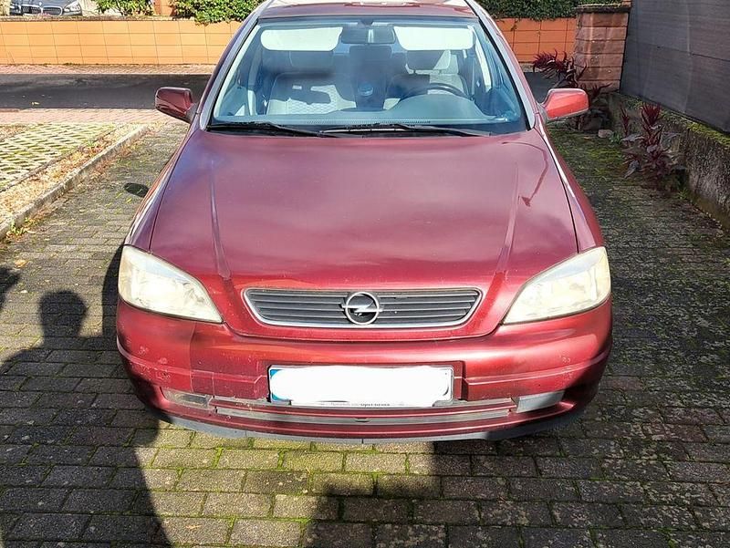 Rot Gebraucht 2000 Opel Astra Comfort Limousine | 950 € (Guter Preis) - Bild 1/4
