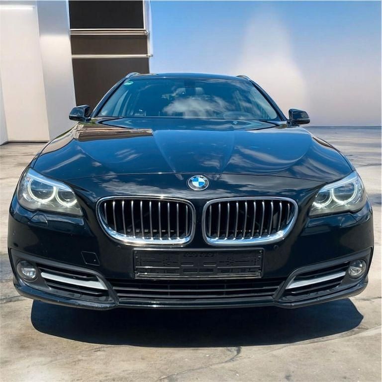 Gebraucht BMW 520 Efficient Dynamics 190 PS (139 kW) 2016 Schwarz Kombi