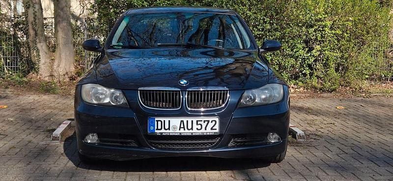 Gebraucht BMW 318 122 PS (89 kW) 2006 Blau Limousine