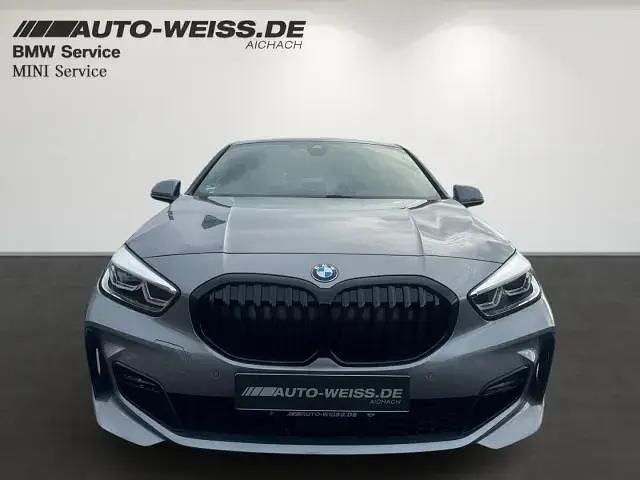 Gebraucht BMW 116 M Sport 109 PS (80 kW) 2023 Skyscraper grau metallic (grau) Kleinwagen