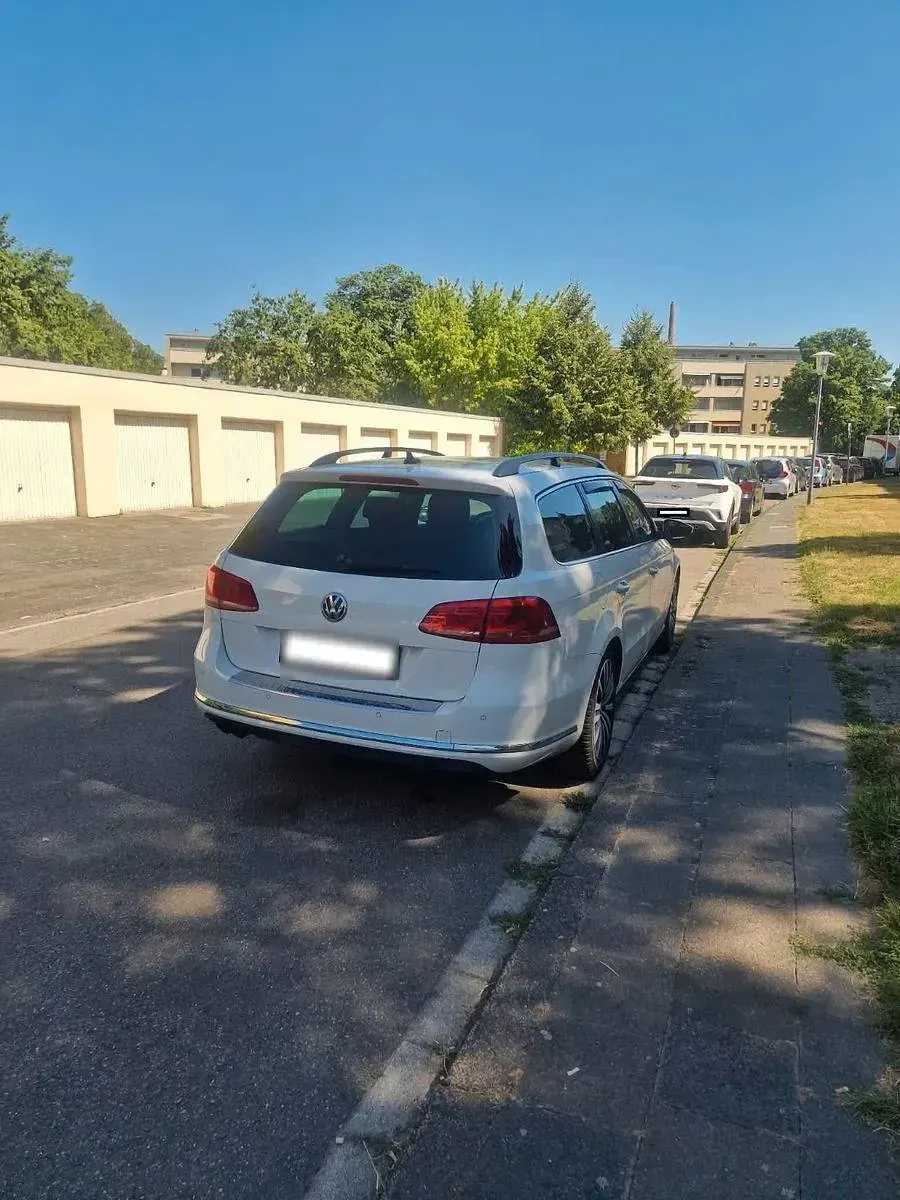 Gebraucht VW Passat Comfortline 160 PS (117 kW) 2011 Weiß Kombi