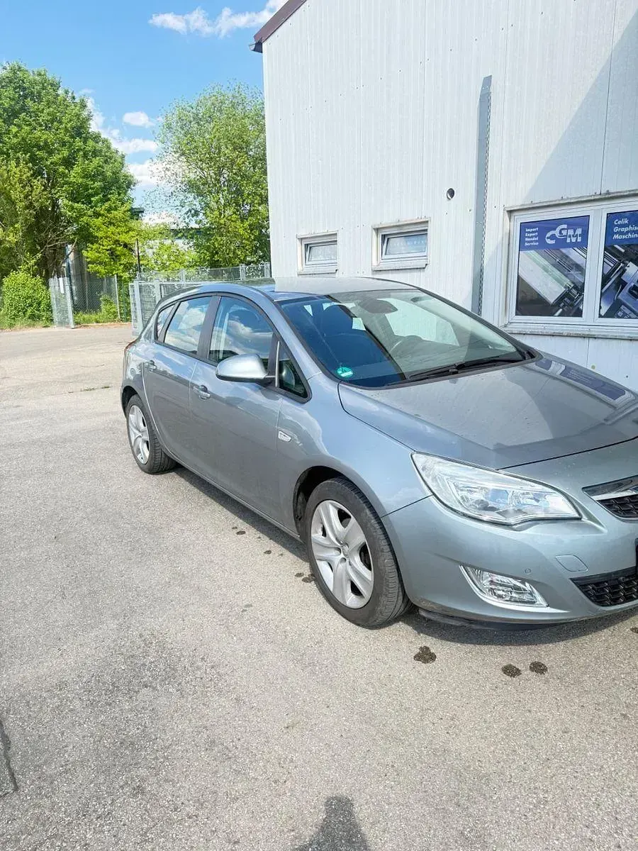 Occasion Opel Astra Selection 120 ch (88 kW) 2011 Gris Berline