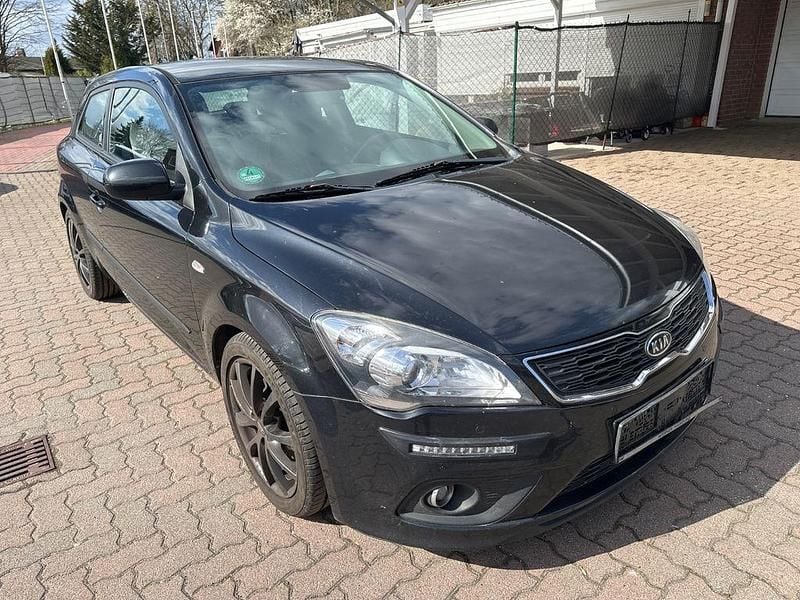 Gebraucht Kia ProCeed 116 PS (85 kW) 2012 Schwarz Kleinwagen