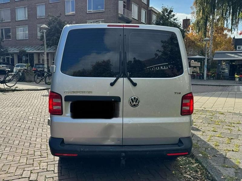 Gebraucht VW Transporter 150 PS (110 kW) 2016 Silber Van