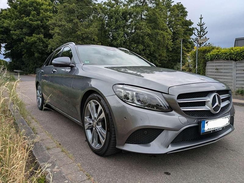 Grau Gebraucht 2019 Mercedes C200 Kombi | 26.000 € (Fairer Preis) - Bild 1/4