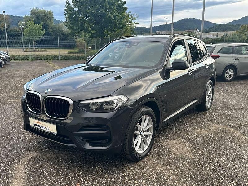 Grau Gebraucht 2021 BMW X3 SUV | 26.180 € (Fairer Preis) - Bild 1/4