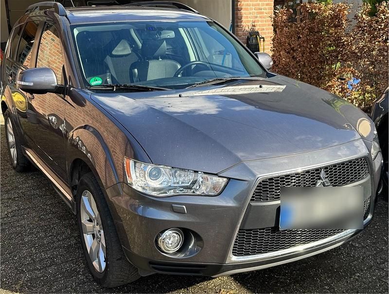 Gebraucht Mitsubishi Outlander 177 PS (130 kW) 2012 Grau SUV