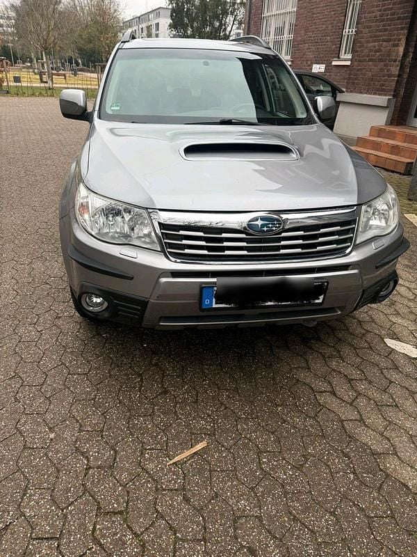 Gebraucht Subaru Forester 146 PS (107 kW) 2011 Grau SUV