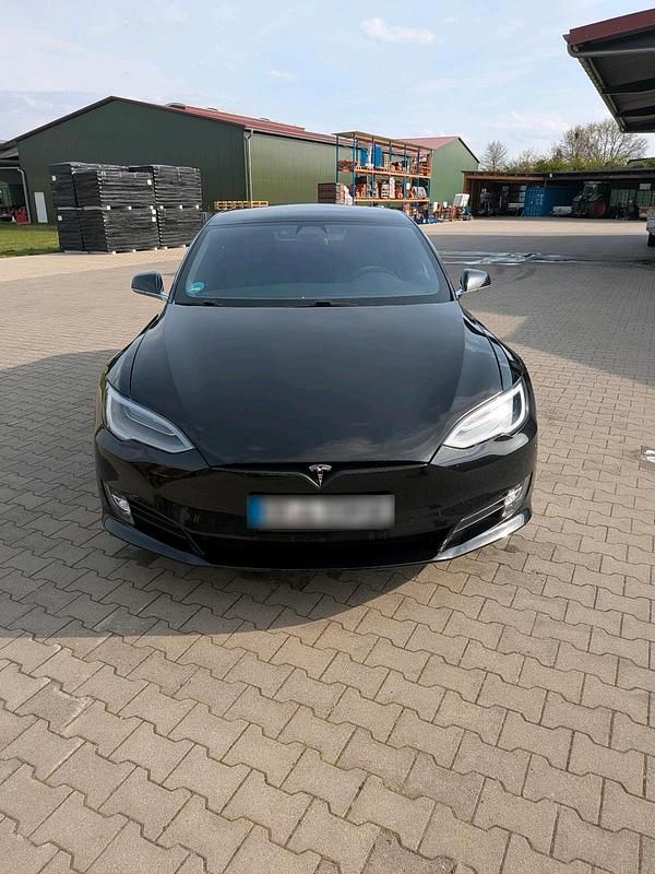 Usado Tesla Model S 244 kW (333 CV) 2018 Negro Utilitario