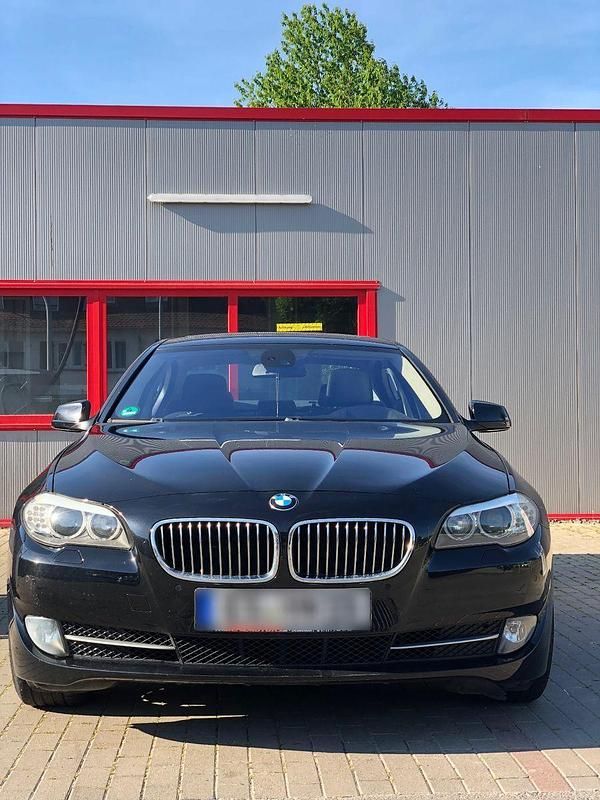 Gebraucht BMW 530 258 PS (189 kW) 2011 Schwarz Limousine