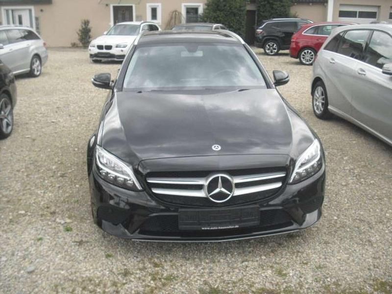 Gebraucht Mercedes C220 194 PS (142 kW) 2019 Obsidianschwarz  metalliclack Kombi