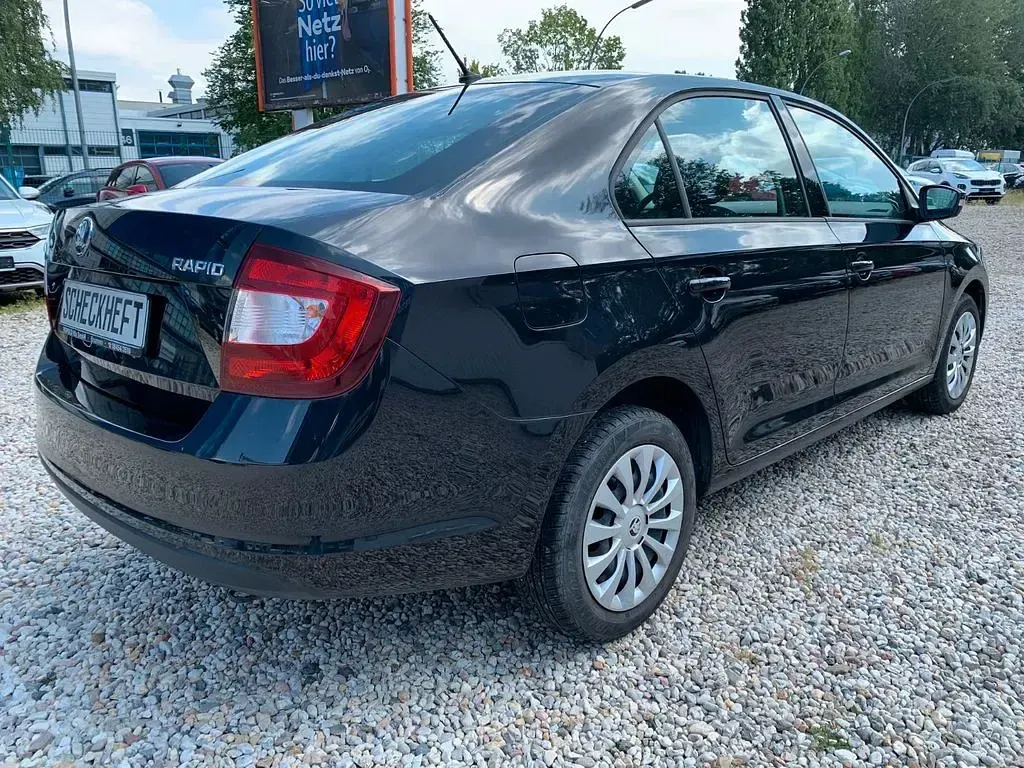Gebraucht Skoda Rapid 95 PS (69 kW) 2019 Schwarz Kleinwagen