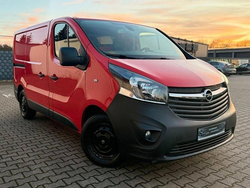 Gebraucht Opel Vivaro 95 PS (69 kW) 2017 Rot Van / Kleinbus