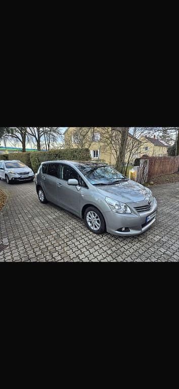 Gebraucht Toyota Verso Multidrive S 147 PS (108 kW) 2010 Silber Van / Kleinbus