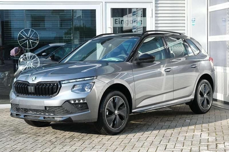 Graphite grau metallic Neu 2025 Skoda Kamiq Monte Carlo SUV | 27.990 € (Fairer Preis) - Bild 1/4