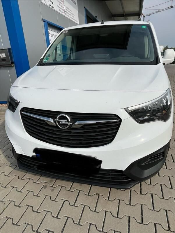 Weiß Gebraucht 2021 Opel Combo Van / Kleinbus | 10.000 € (Superpreis) - Bild 1/4