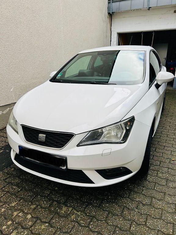 Weiß Gebraucht 2013 Seat Ibiza SC I-Tech Kleinwagen | 6.550 € (Fairer Preis) - Bild 1/4