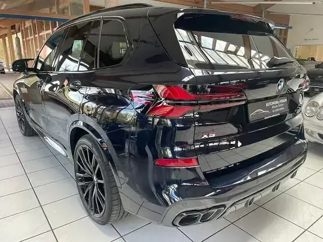 Gebraucht BMW X5 M Sport 530 PS (389 kW) 2025 Schwarz SUV