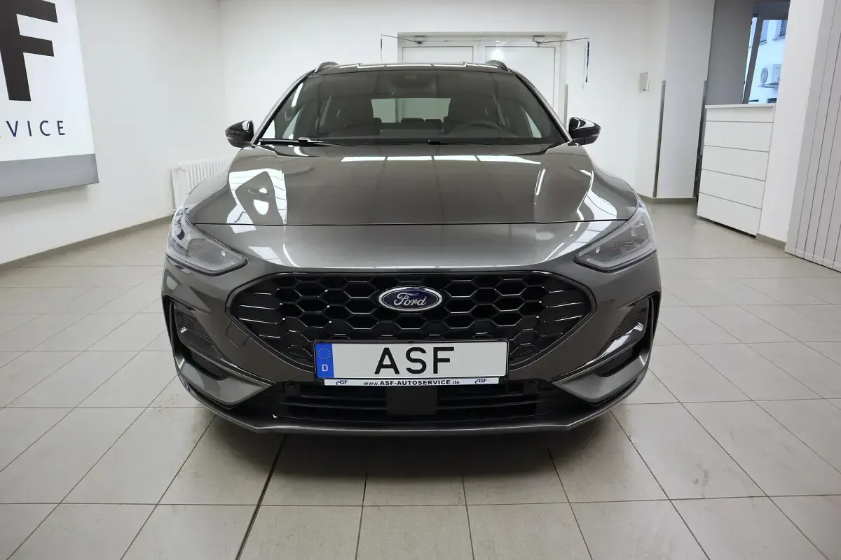 Gebraucht Ford Focus ST-Line X 155 PS (114 kW) 2025 Magneticgrau Kombi