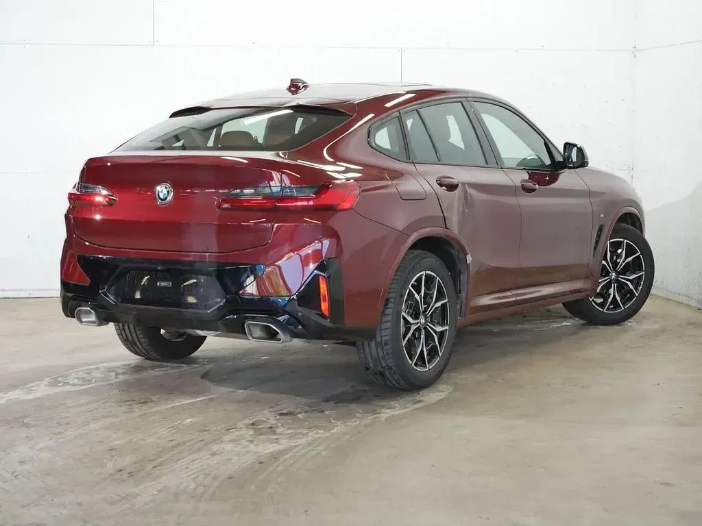 Gebraucht BMW X4 Performance 190 PS (139 kW) 2025 Rot SUV