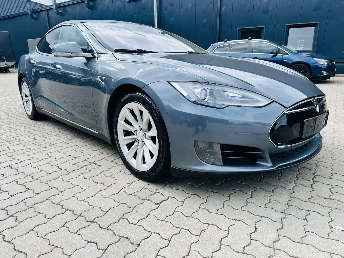 Gebraucht Tesla Model S 284 kW (387 PS) 2013 Silber Kleinwagen