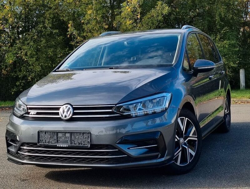 Grau Gebraucht 2020 VW Touran United Van / Kleinbus | 25.990 € (Fairer Preis) - Bild 1/4