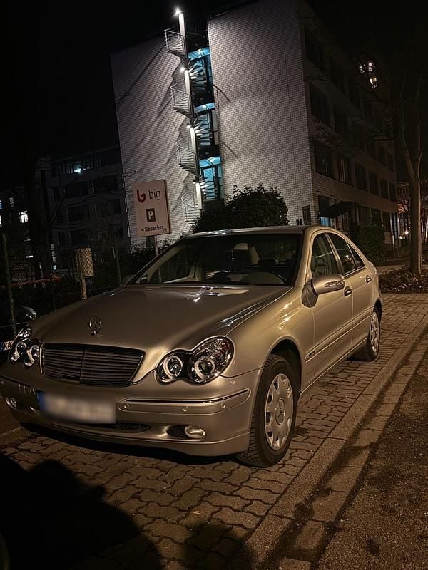 Gebraucht Mercedes C180 129 PS (94 kW) 2001 Grau Limousine