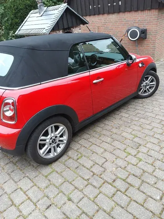 Gebraucht Mini Cooper Cabriolet 122 PS (89 kW) 2011 Rot Cabrio