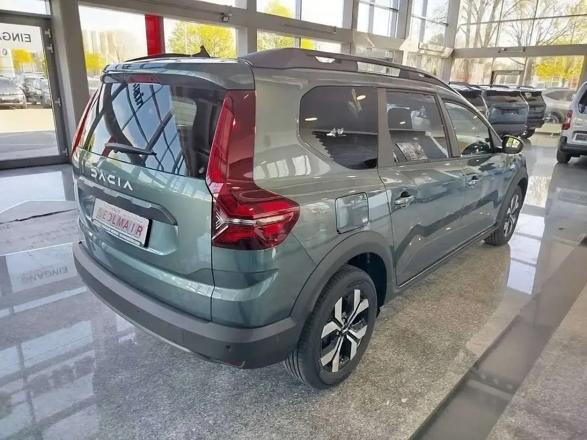 Uusi Dacia Jogger Expression 101 HP (74 kW) 2026 Vihreä Tila-auto