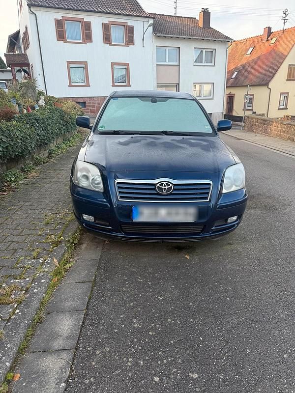 Blau Gebraucht 2005 Toyota Avensis T2 Limousine | 2.300 € (Guter Preis) - Bild 1/4