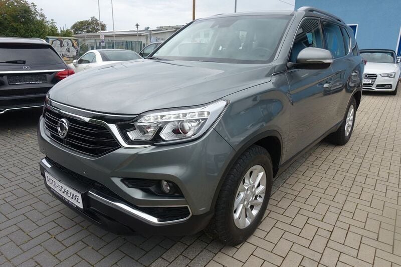 Grün Gebraucht 2018 Ssangyong / KGM Rexton Crystal SUV | 10.950 € - Bild 1/4
