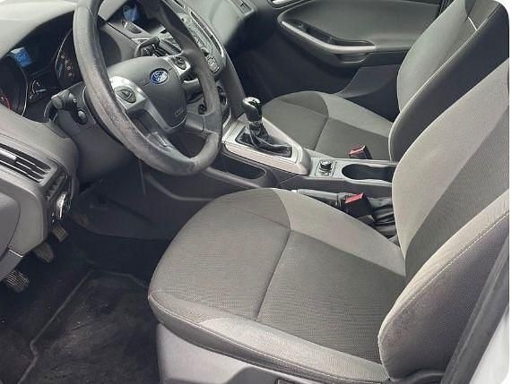 Gebraucht Ford Focus Titanium 125 PS (91 kW) 2011 Weiß Limousine