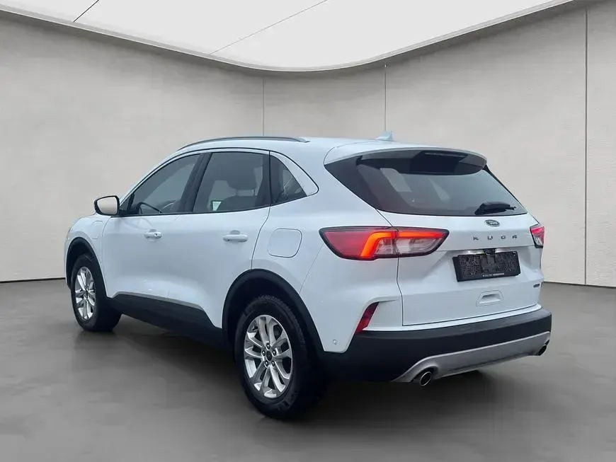 Używany Ford Kuga Titanium 152 KM (111 kW) 2022 Biały SUV