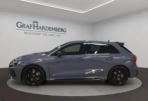 Neu Audi RS3 Comfort 400 PS (294 kW) 2026 Grau Limousine