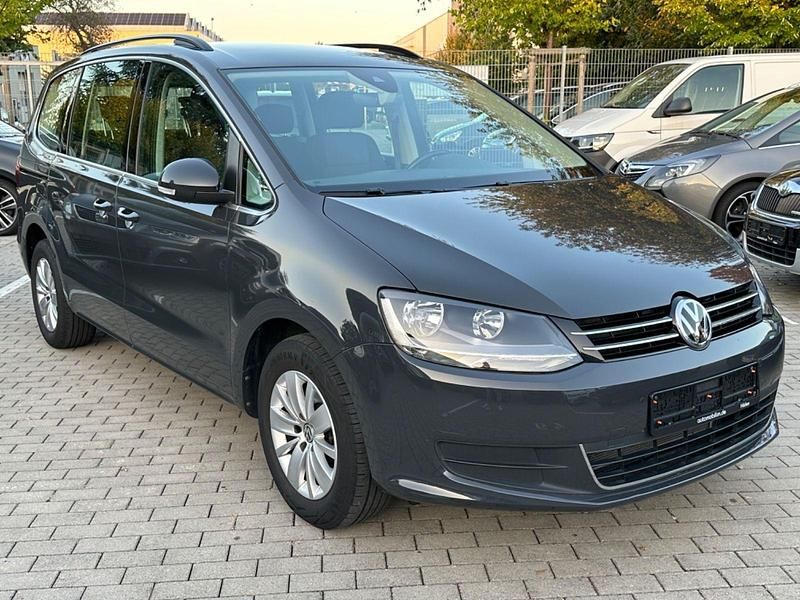 Gebraucht VW Sharan 150 PS (110 kW) 2021 Grau Van / Kleinbus