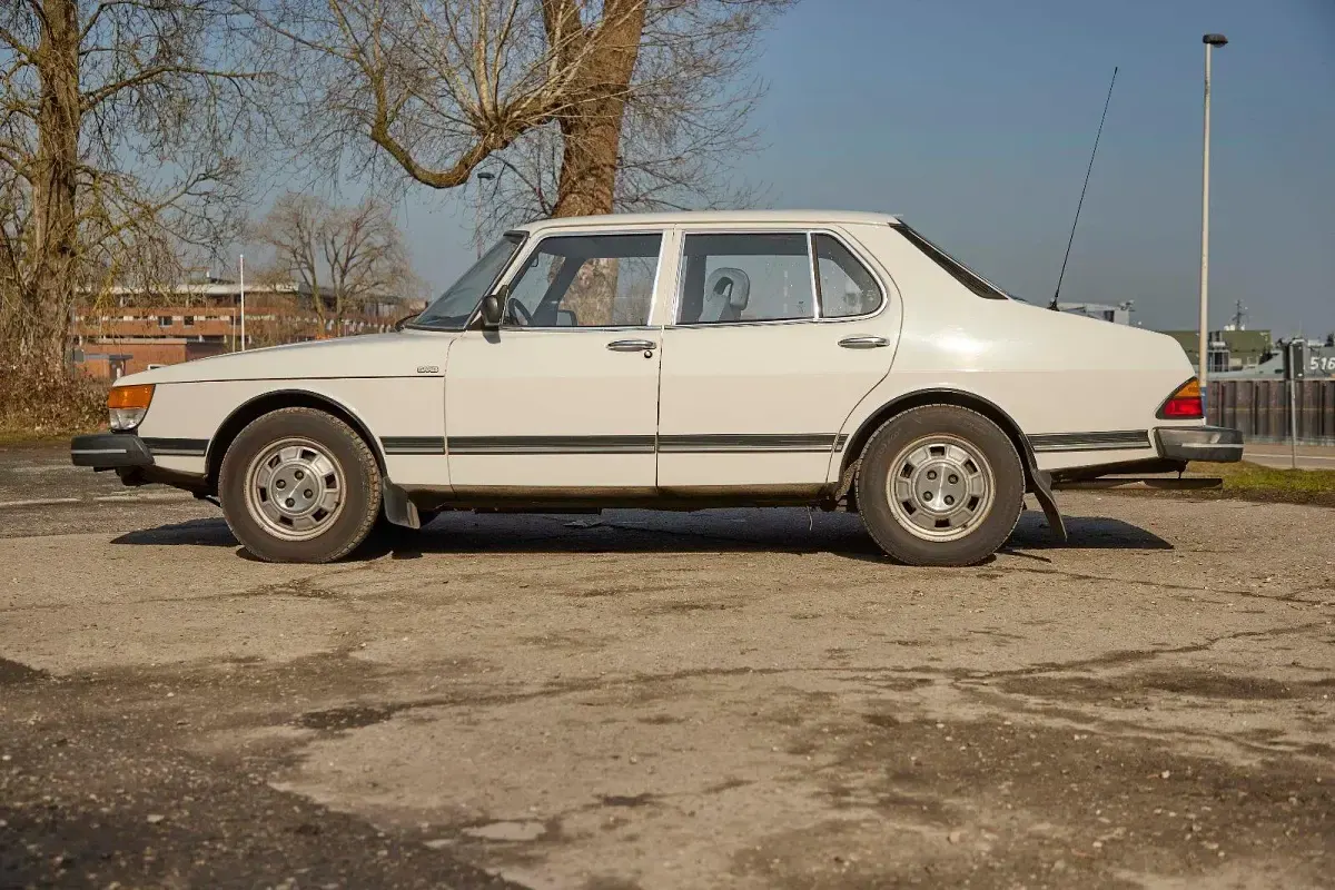 Gebraucht Saab 900 100 PS (73 kW) 1982 Weiß Limousine