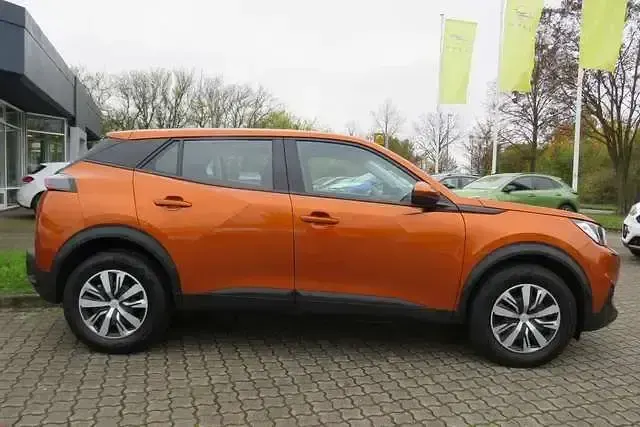 Gebraucht Peugeot 2008 Active 101 PS (74 kW) 2021 Orange fusion metallic SUV