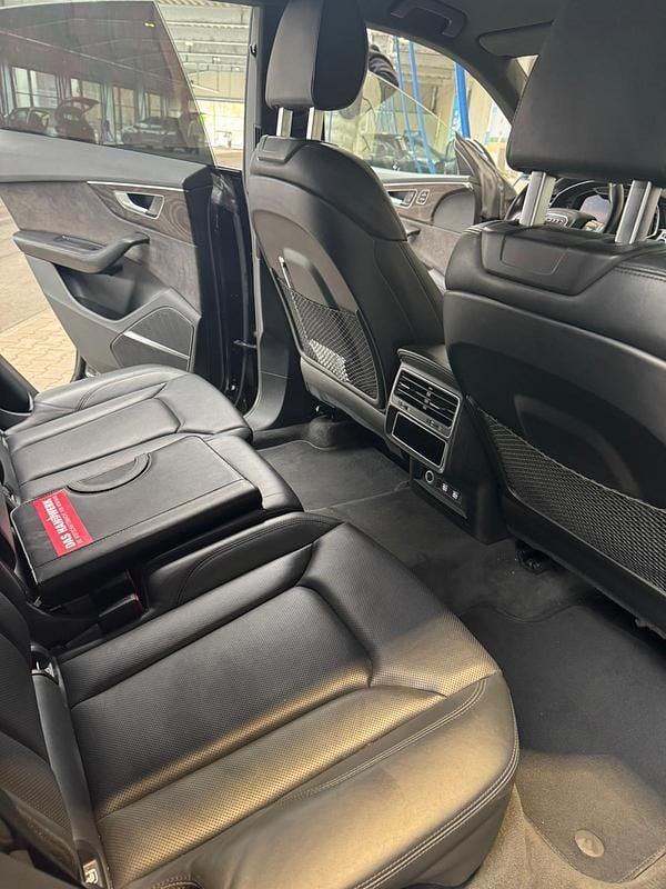 Gebraucht Audi Q8 286 PS (210 kW) 2018 Schwarz SUV