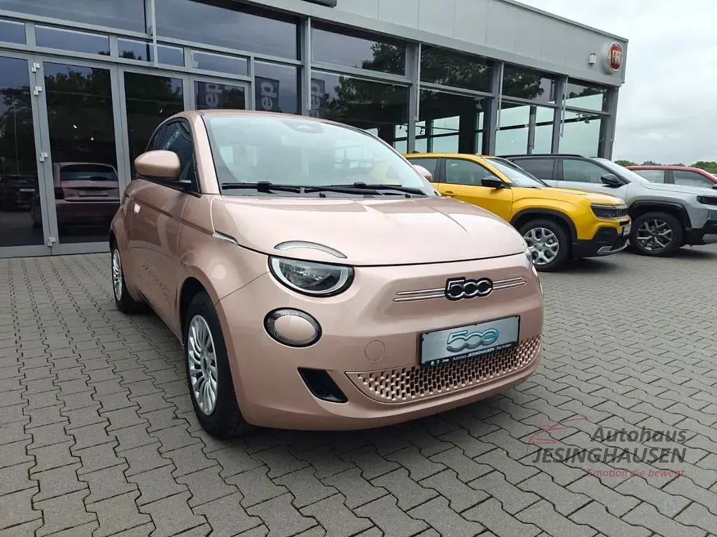 Gebraucht Fiat 500e 86 kW (118 PS) 2024 Gold Kleinwagen