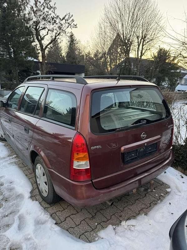 Gebraucht Opel Astra 101 PS (74 kW) 2001 Rot Kombi