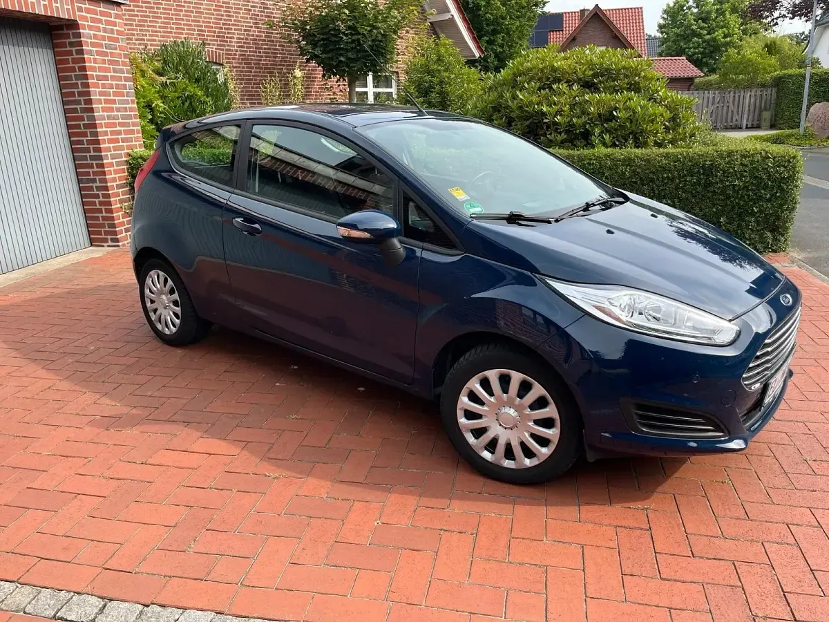 Gebraucht Ford Fiesta Trend 80 PS (58 kW) 2016 Blau Kleinwagen