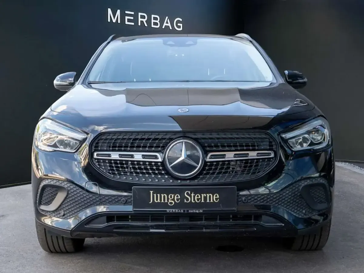 Gebraucht Mercedes GLA250 Night 160 PS (117 kW) 2021 Schwarz SUV