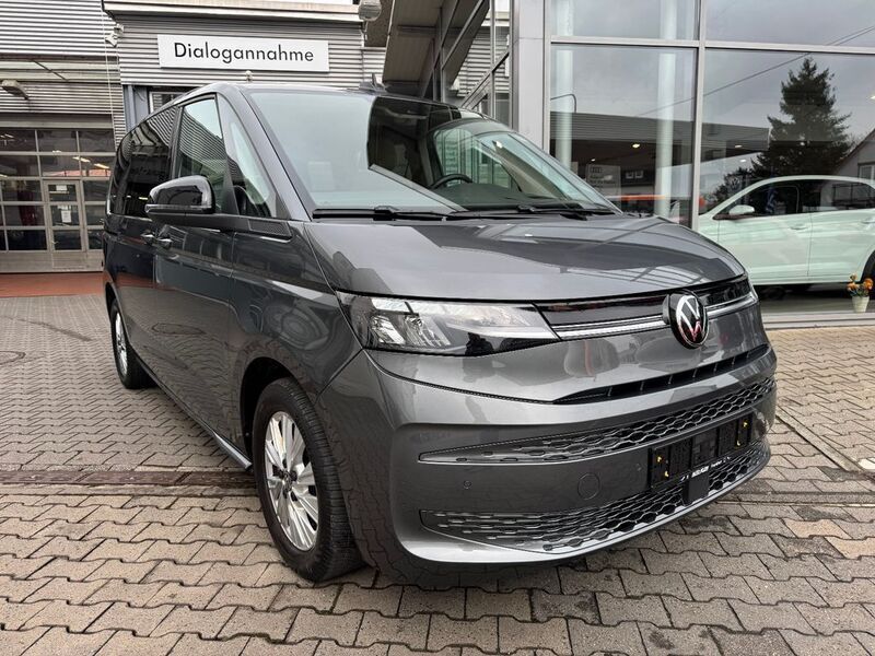 Grau Gebraucht 2024 VW T7 Life Van | 51.850 € (Guter Preis) - Bild 1/3