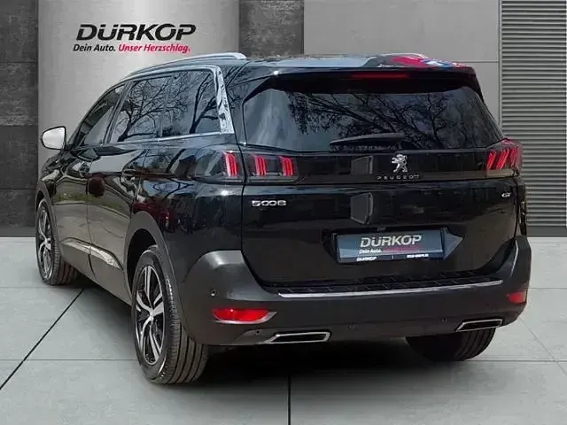Gebraucht Peugeot 5008 GT-line 131 PS (96 kW) 2024 Lackierung schwarz perla nera/me (metallic) SUV