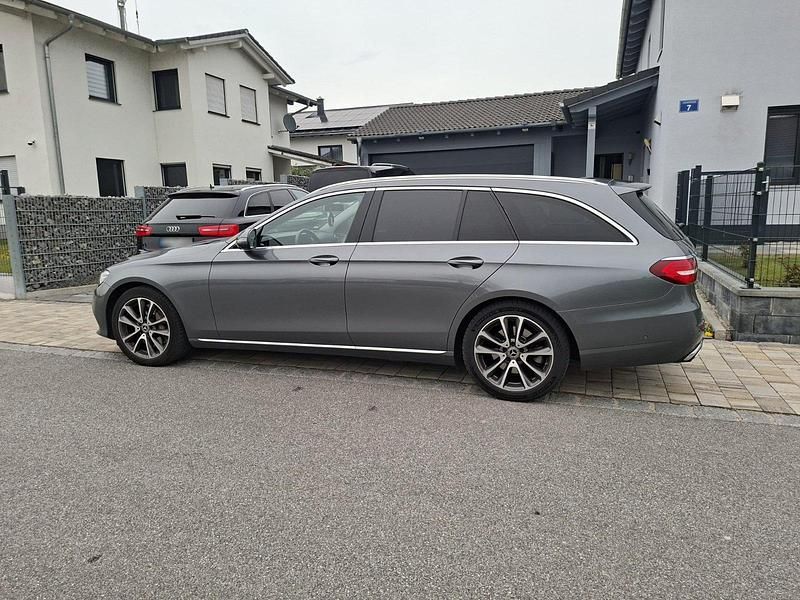 Usata Mercedes E350 258 CV (189 kW) 2017 Grigio Station wagon