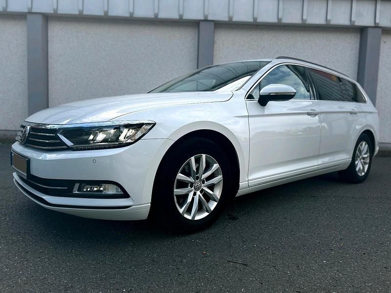Weiß Gebraucht 2017 VW Passat Kombi | 15.400 € (Guter Preis) - Bild 1/4