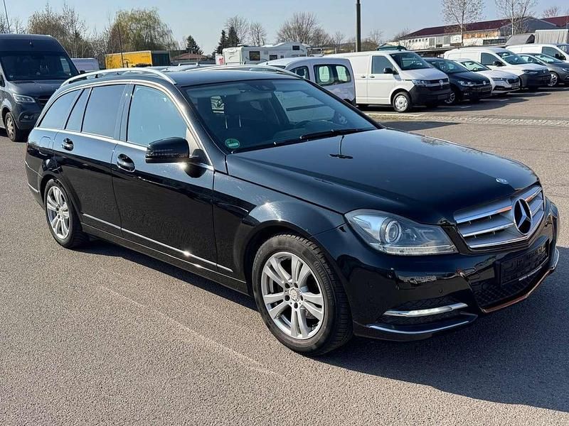 Gebraucht Mercedes C220 170 PS (125 kW) 2013 Schwarz  unilack Kombi