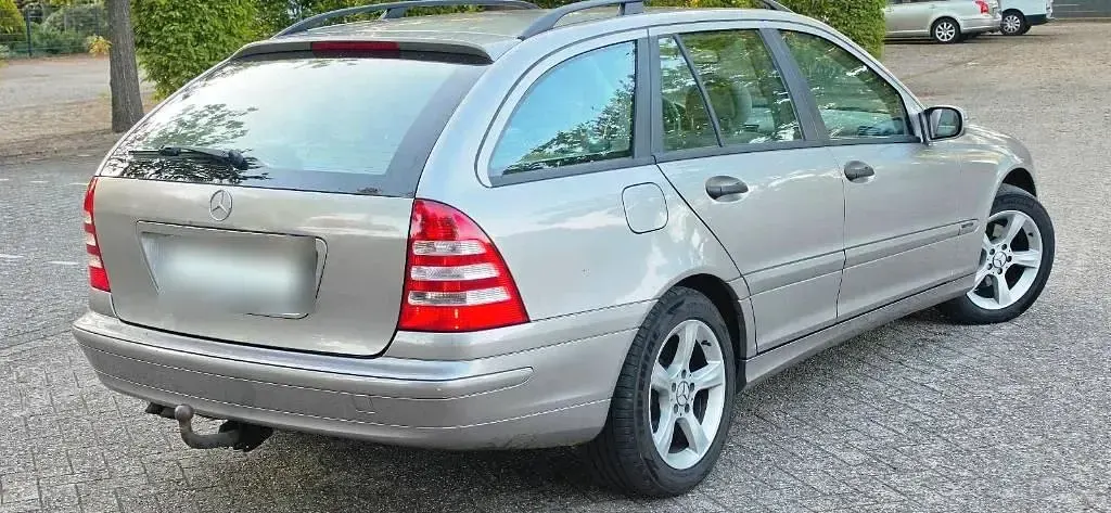 Gebraucht Mercedes C220 186 PS (136 kW) 2005 Gold Kombi