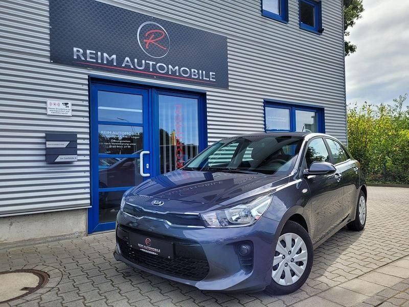 (abt) graphite met. Gebraucht 2017 Kia Rio Edition 7 Kleinwagen | 8.950 € (Fairer Preis) - Bild 1/4